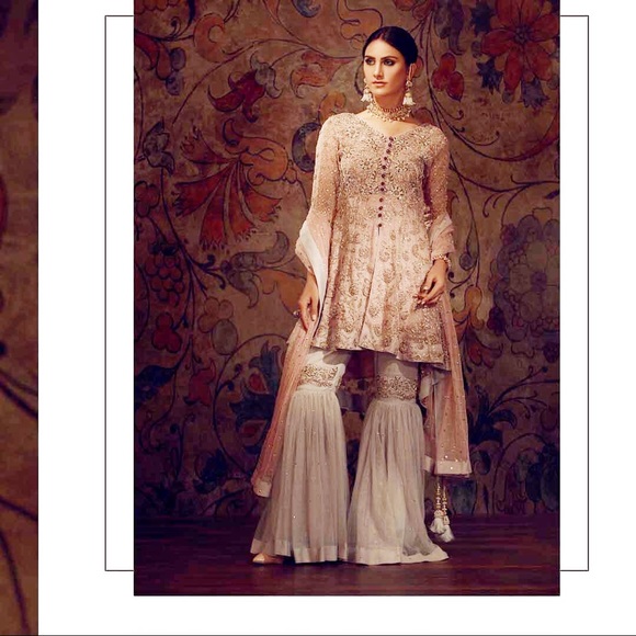 Pakistani designer Phatyma Khan kameez duppata - Picture 2 of 14